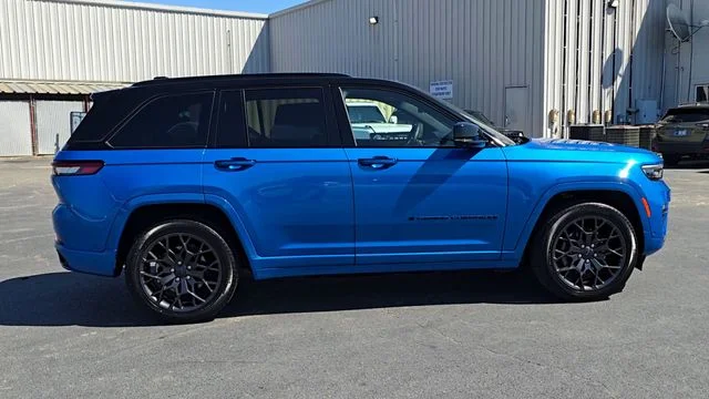 Used 2023 Blue Jeep Summit Reserve 4xe image 8