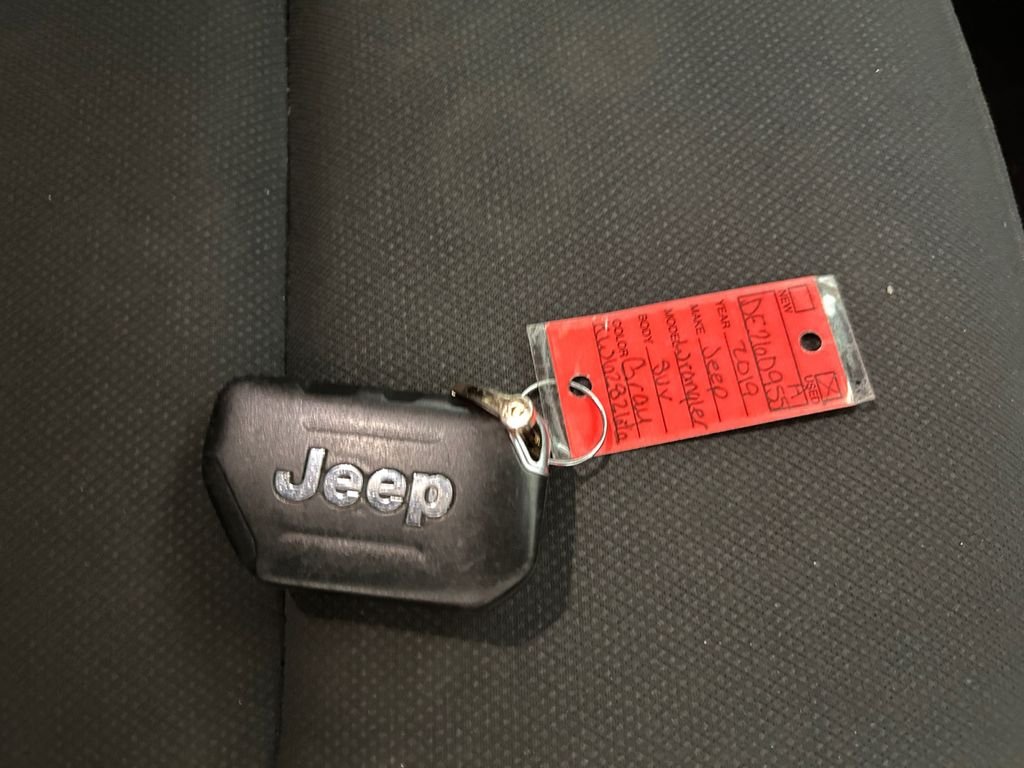 Used 2019 Gray Jeep Unlimited Sport S image 26