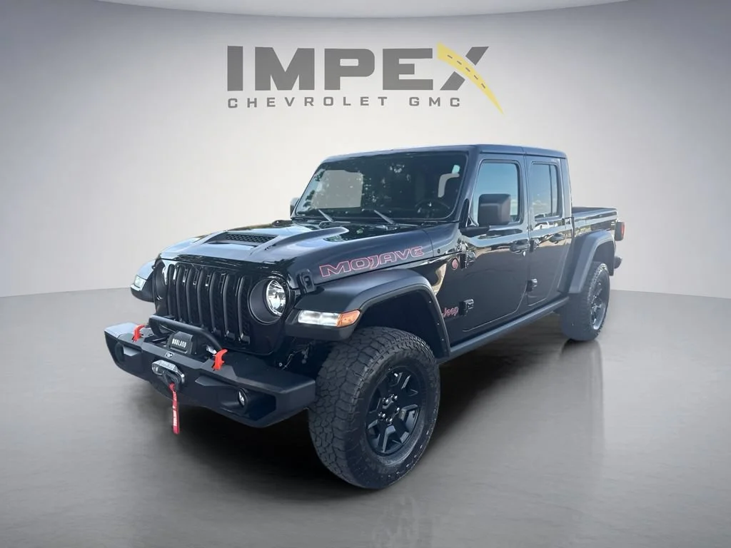 Used 2023  Jeep Mojave image 1