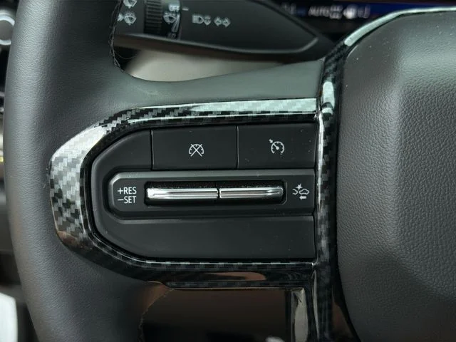 Used 2025 White Chevrolet ZR2 image 28