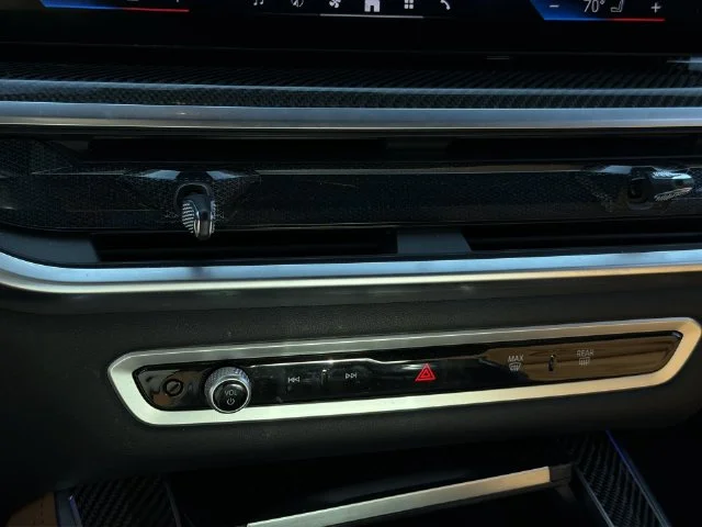 Used 2025  BMW xDrive40i image 14