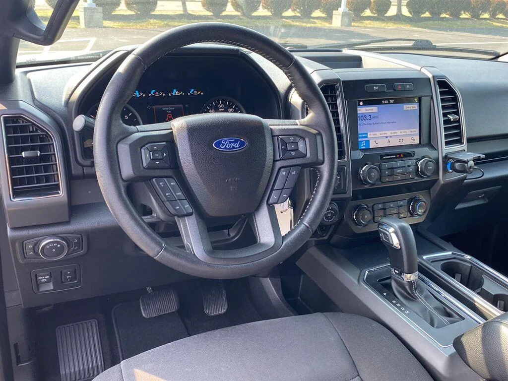 Used 2019 Oxford White Ford XLT image 4