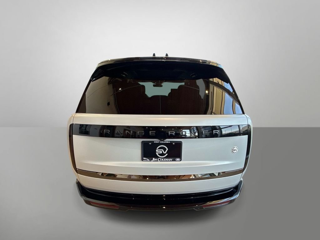 New 2026 Ethereal Frost Satin Land Rover SV Signature Suite image 31