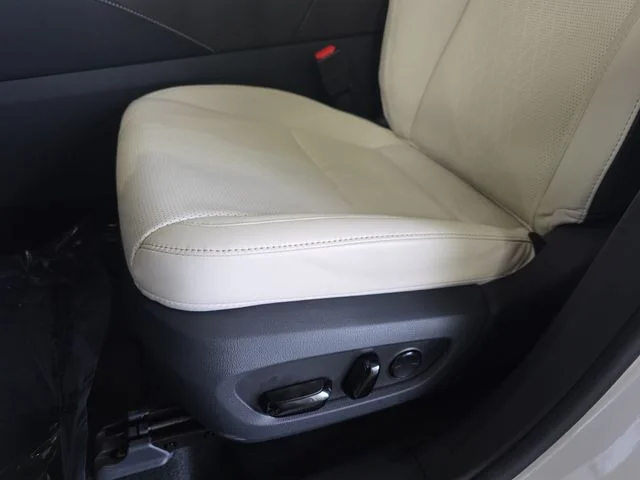 New 2026 Eminent White Pearl Lexus PREMIUM PLUS image 26