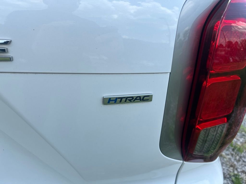 Used 2021 White Hyundai Limited image 5