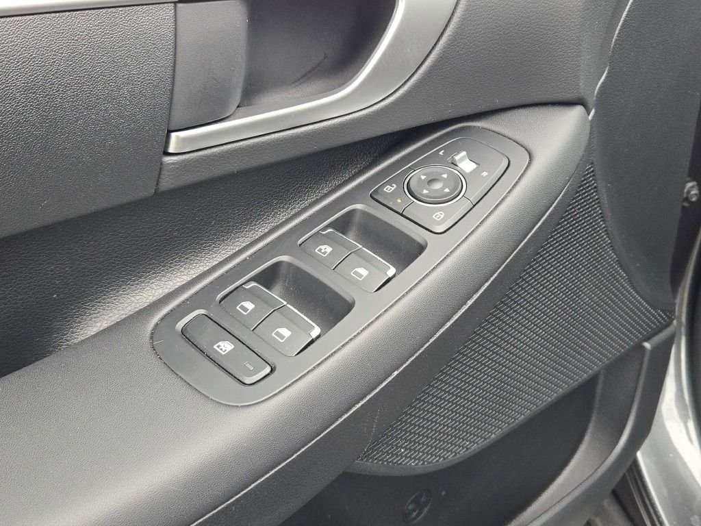 Used 2025 Gray Hyundai SE image 19