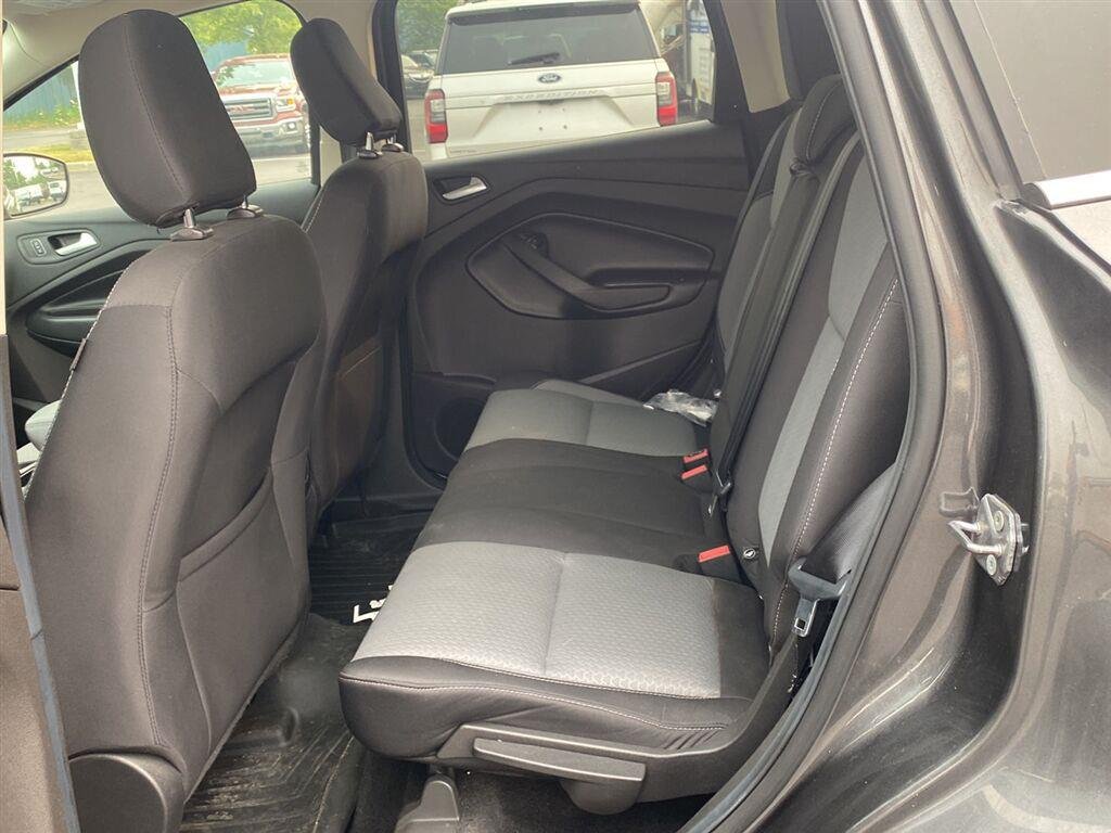 Used 2019 Magnetic Ford SE image 12