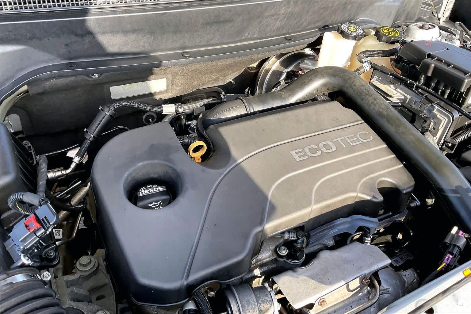 Used 2018 Silver Ice Metallic Chevrolet LT image 31