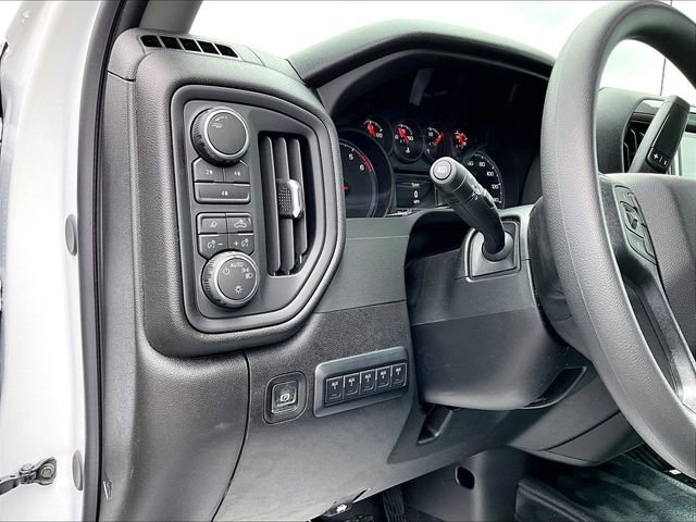 New 2026 Summit White Chevrolet Work Truck image 29