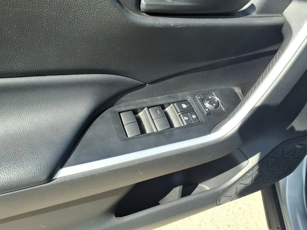 Used 2025 Silver Toyota LE image 17