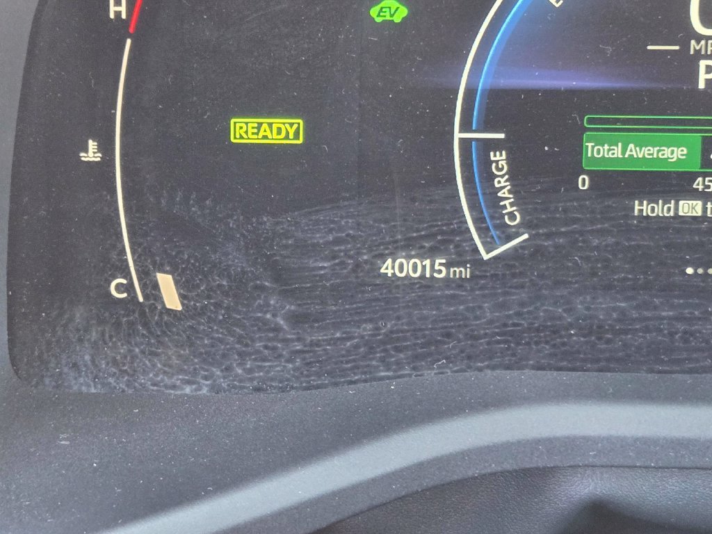 Used 2025 White Toyota LE image 19