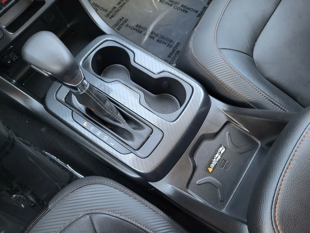 Used 2022 Onyx Black GMC AT4 - Leather image 16