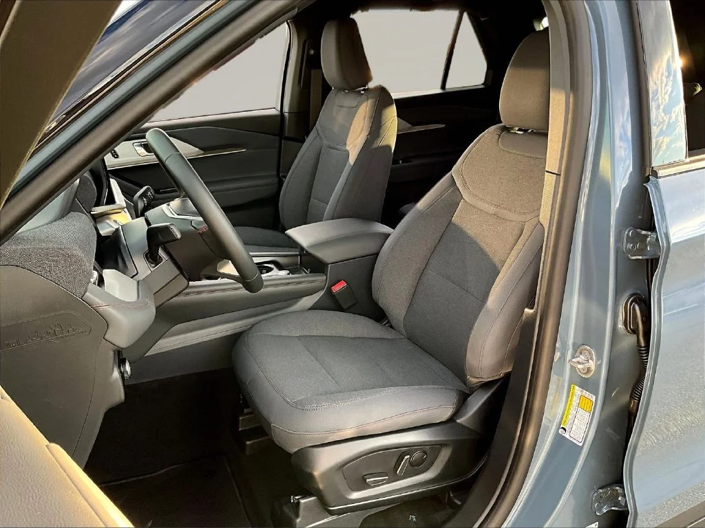 New 2027 Vapor Blue Metallic Ford Active image 29