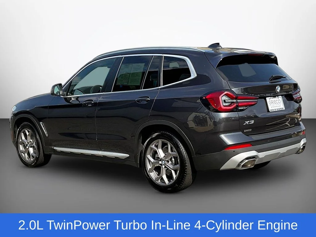 Used 2022 Dark Graphite BMW xDrive30i image 5