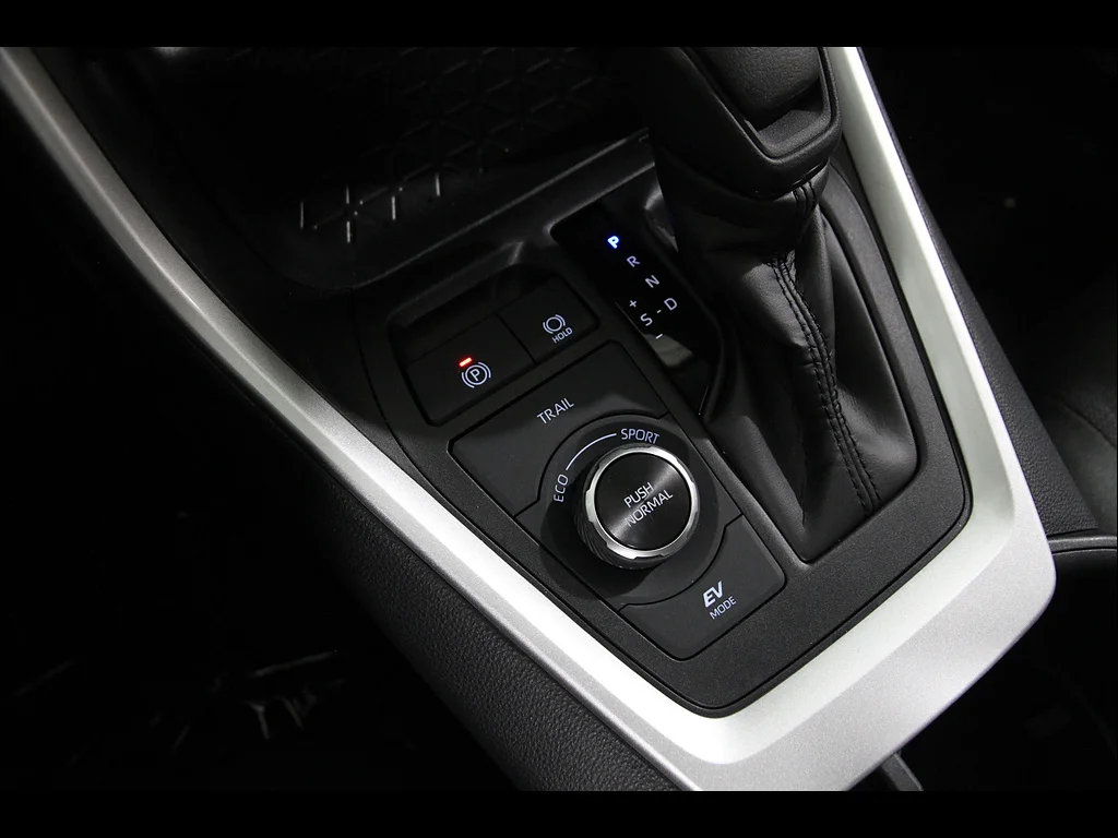 Used 2025 Ruby Flare Pearl Toyota XLE image 17