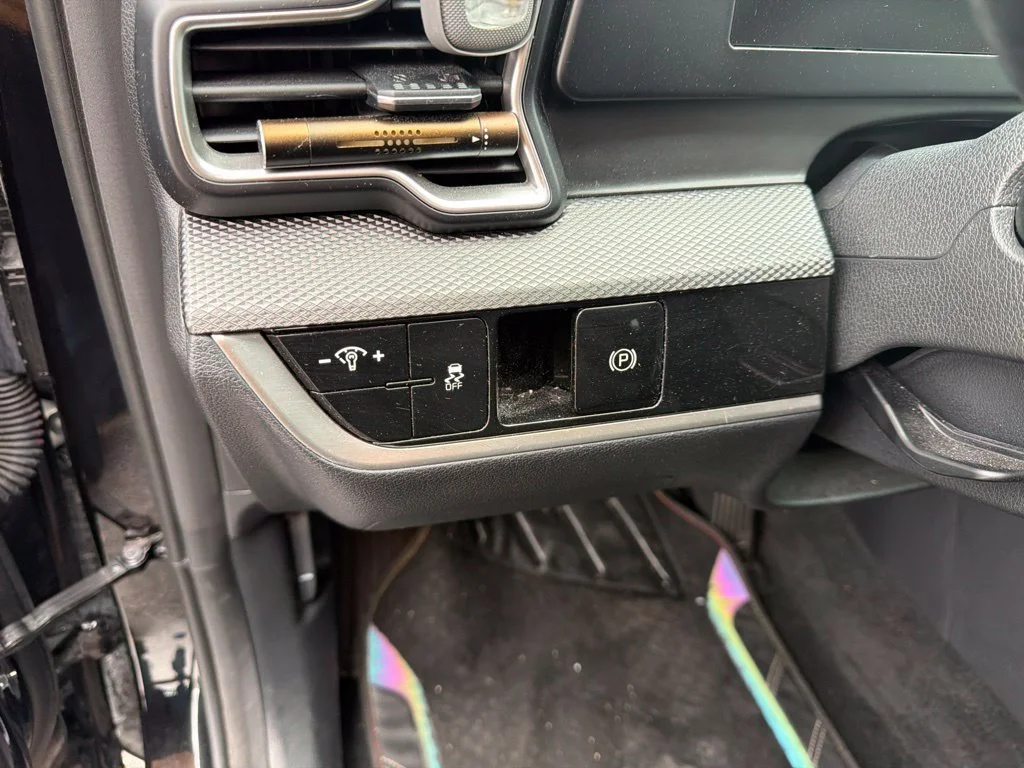 Used 2024 Fusion Black Kia LX image 24