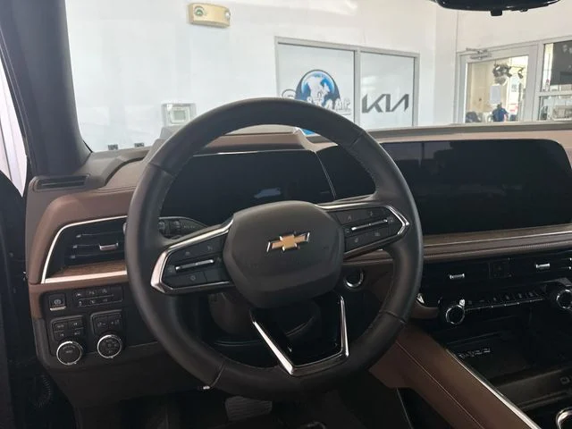 Used 2025 Black Chevrolet High Country image 13