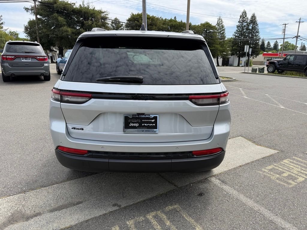 Used 2025 Silver Jeep Altitude X image 4