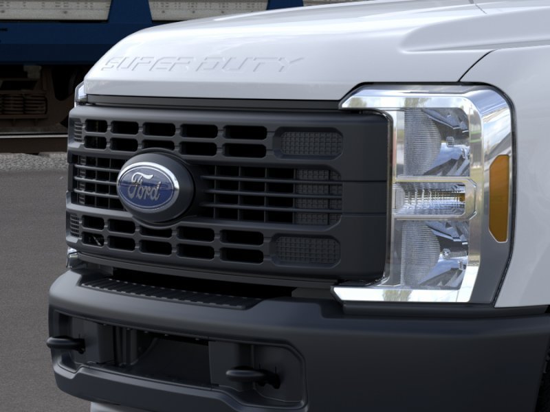 New 2026 Oxford White Ford XL image 17