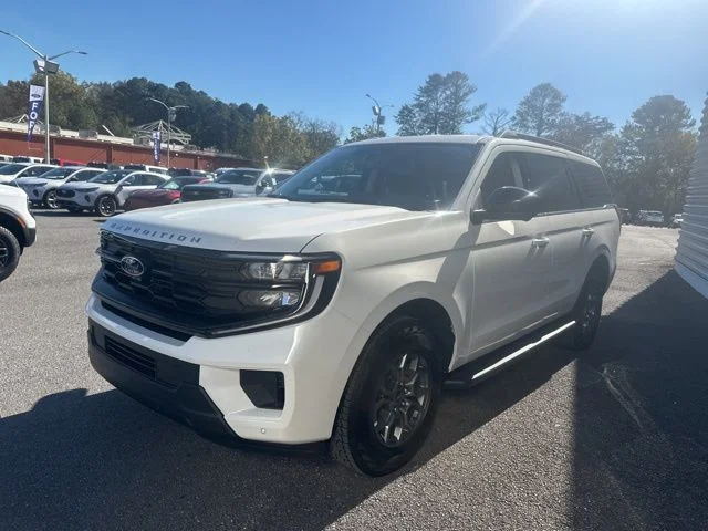 New 2025 Star White Metallic Tri-Coat Ford Active image 7