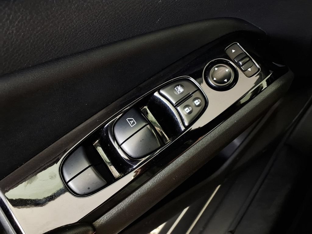 Used 2025 Gun Metallic Nissan SR image 25
