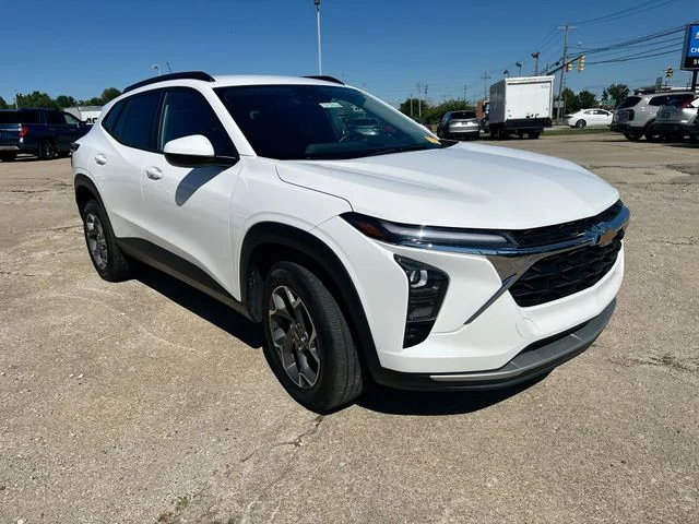 Used 2024 White Chevrolet LT image 12