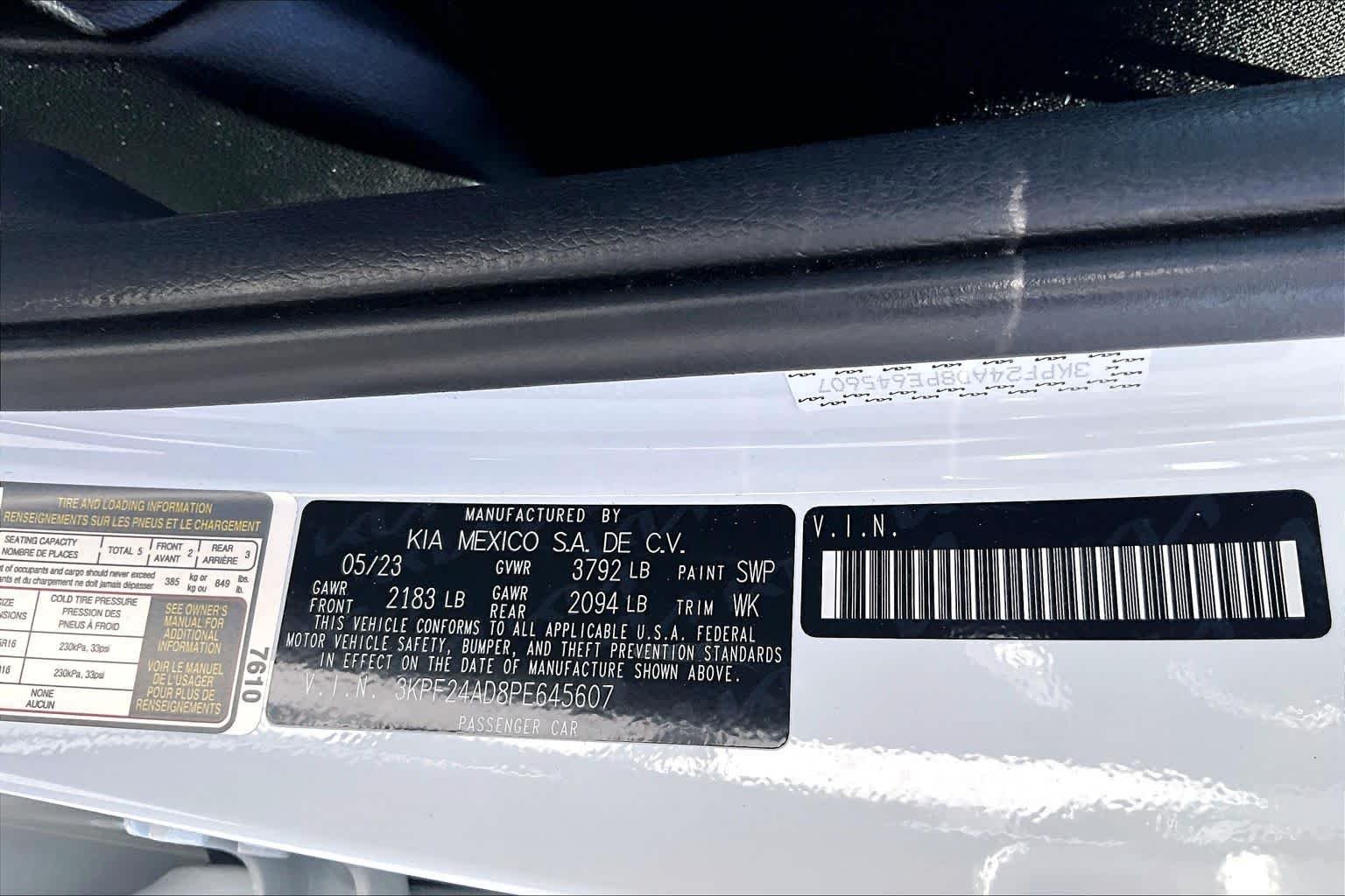 Used 2023 Snow White Pearl Kia LXS image 36