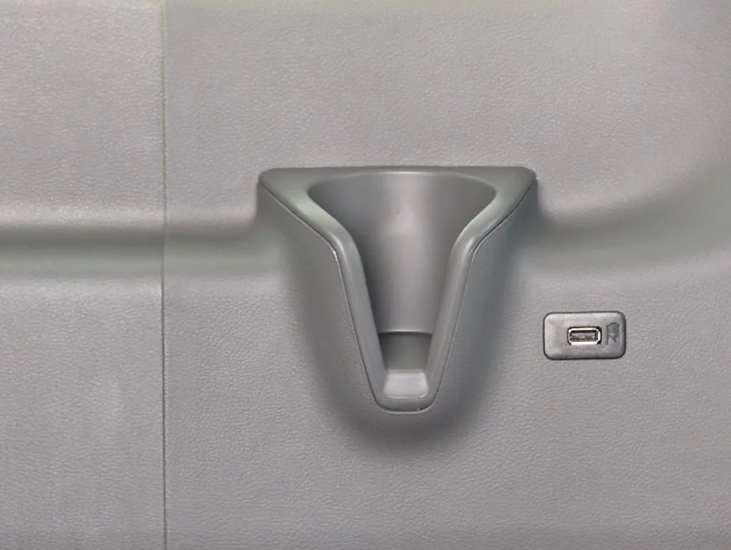 New 2026 Oxford White Ford Passenger Van XLT image 30