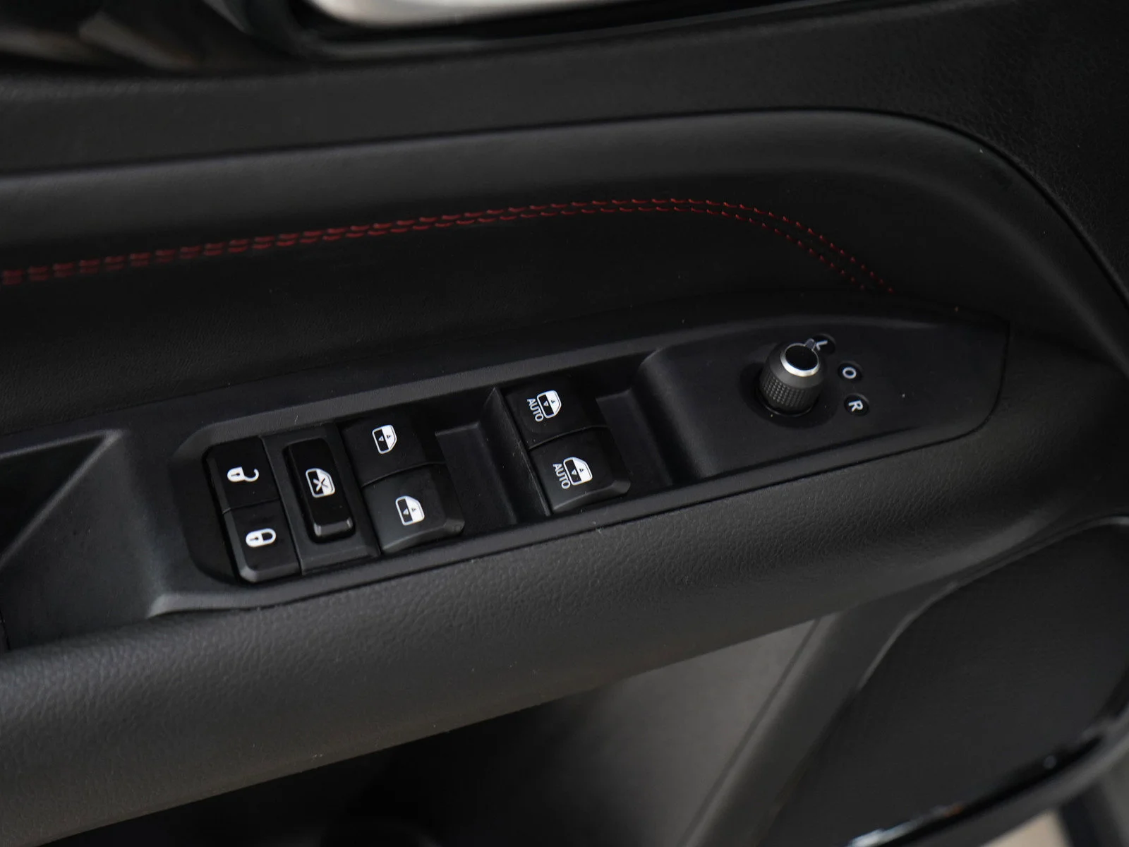 Used 2025 Bright White Clearcoat Jeep Trailhawk image 19