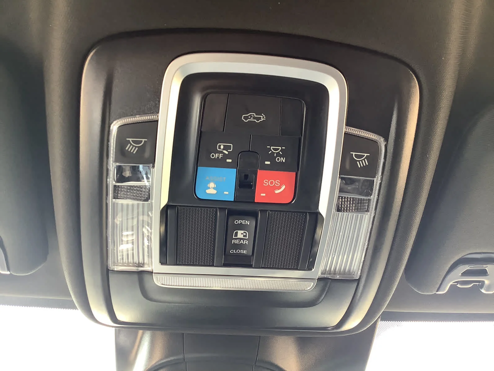 2026 RAM 3500 Laramie - Photo 21