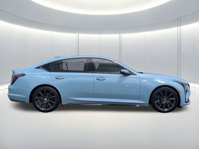 Used 2025  Cadillac V-Series image 7