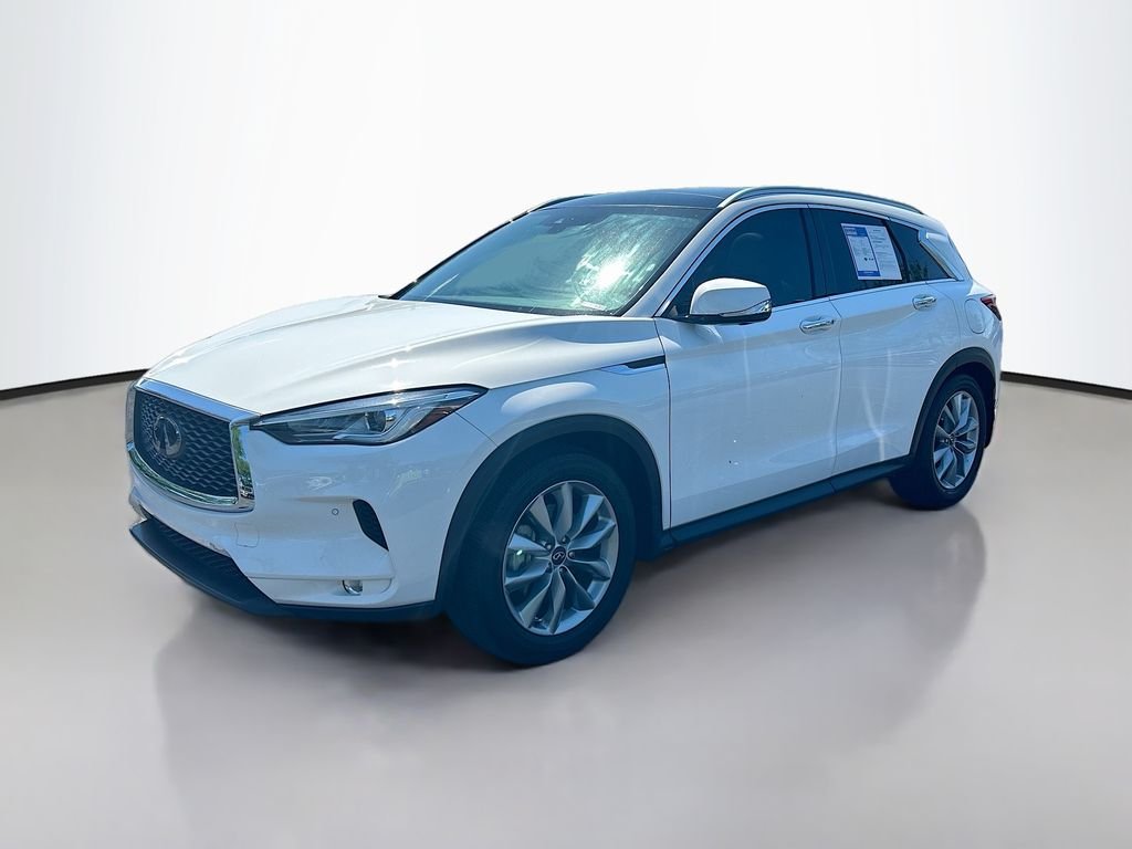Used 2021 Lunar White INFINITI ESSENTIAL image 3