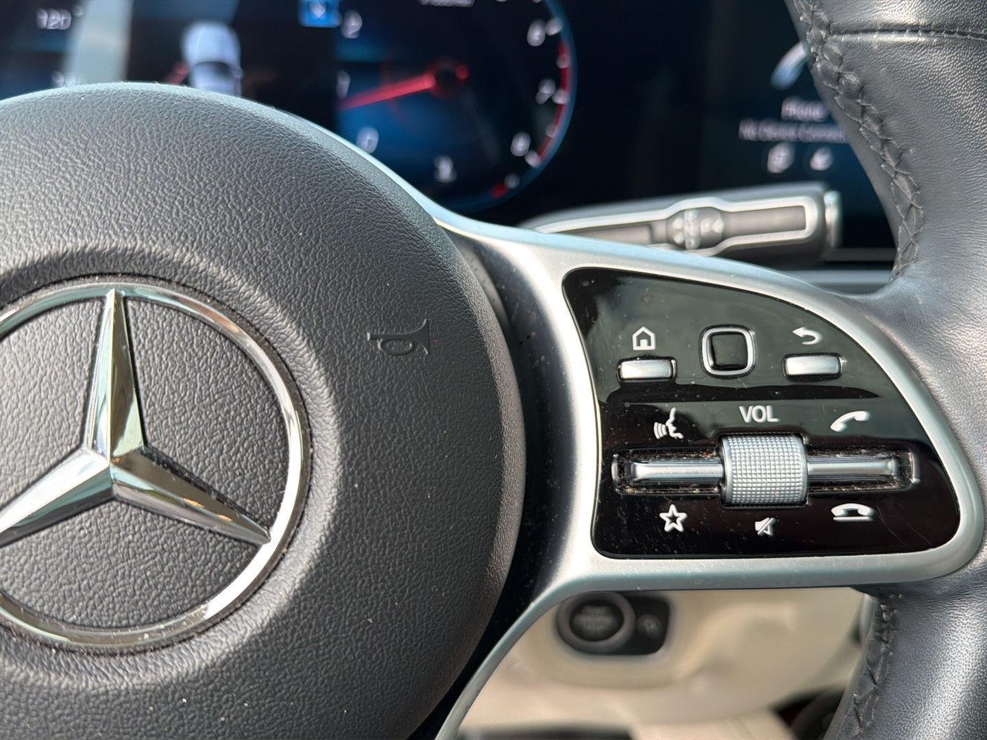 Used 2022 Selenite Grey Metallic Mercedes-Benz GLE 350 image 22