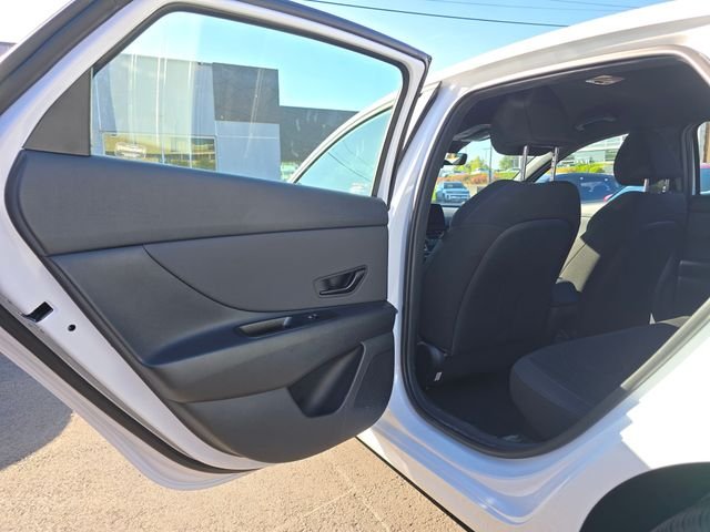 2025 Hyundai Elantra Blue - Photo 15
