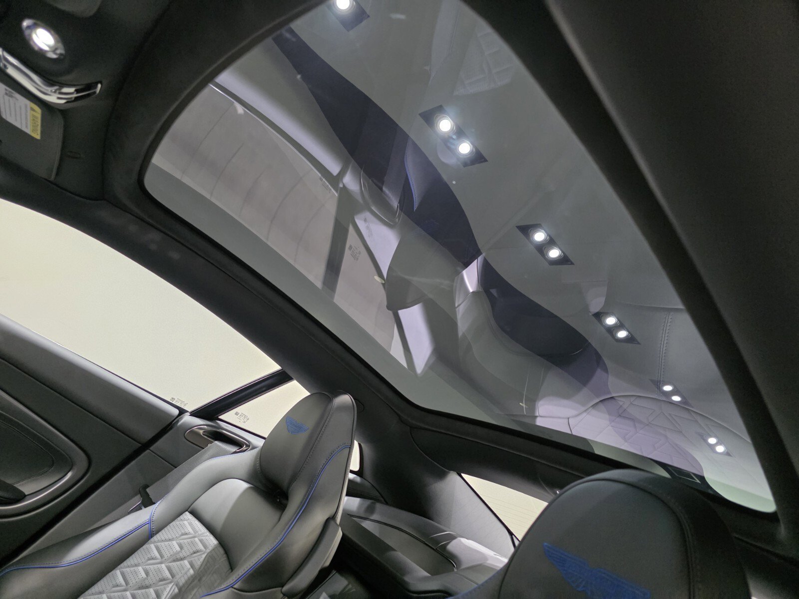 2026 Aston Martin Vanquish Base - Photo 25
