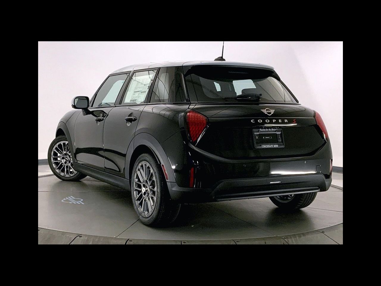 New 2026 Midnight Black II Metallic MINI ICONIC image 2