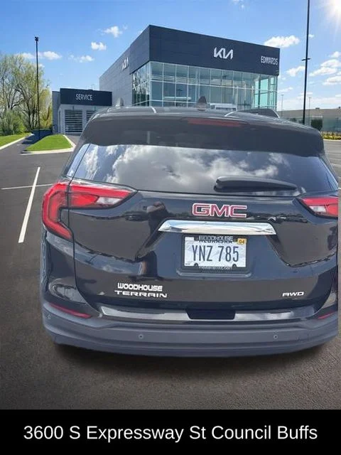 Used 2018 Black GMC SLE image 13