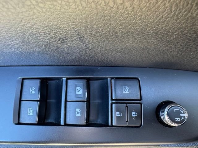 Used 2019 Midnight Black Metallic Toyota XLE image 9