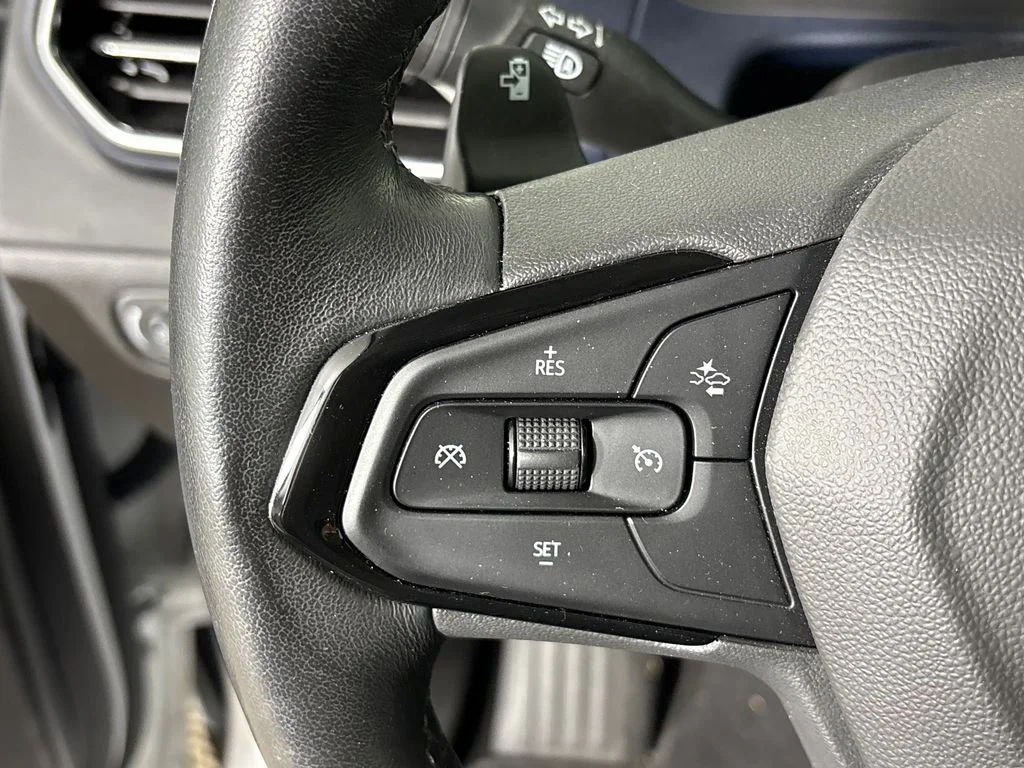 Used 2023 White Chevrolet Premier image 19
