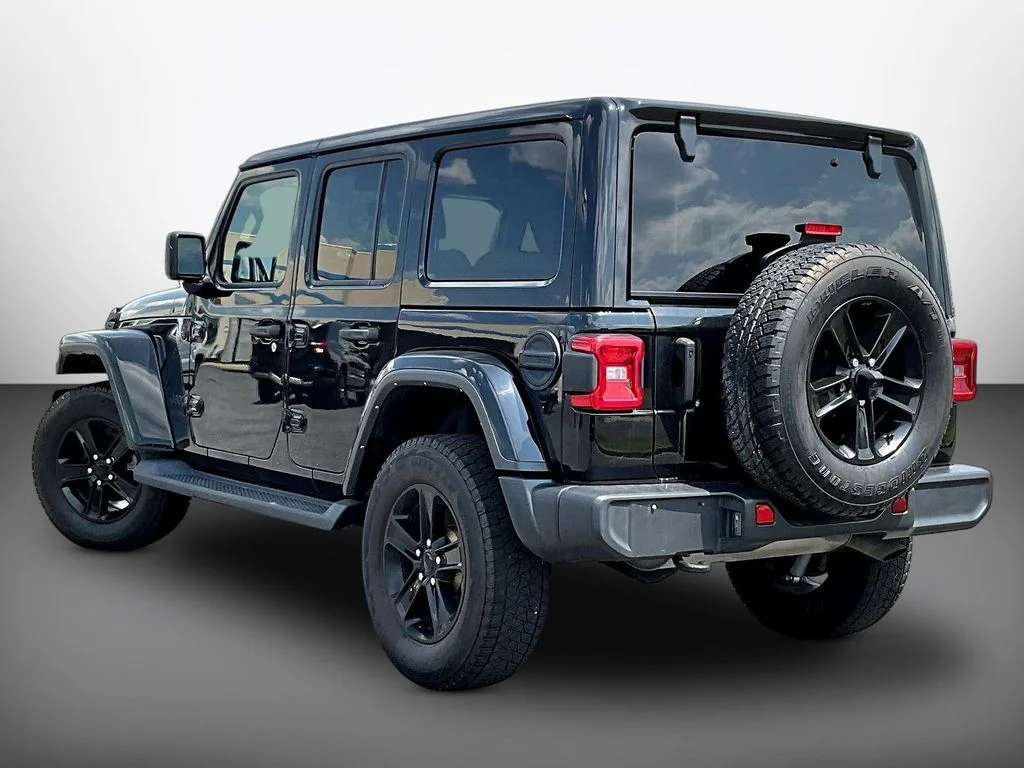 Used 2022 Black Jeep Unlimited Sahara Altitude image 4
