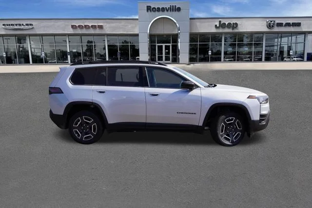 New 2026 Silver Zynith Clear-Coat Exterior Paint Jeep Limited image 2
