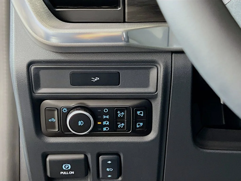 New 2026 Antimatter Blue Metallic Ford Lariat image 19