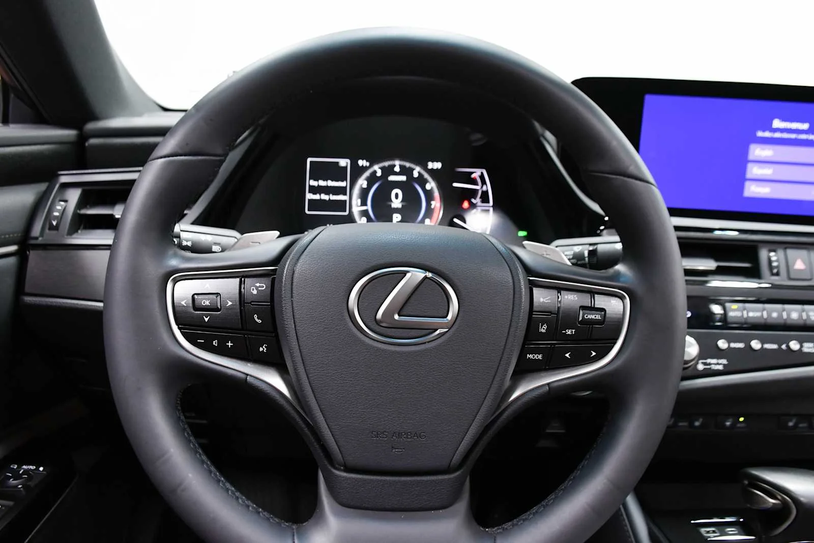 Certified Used 2025 CAVIAR Lexus  image 17