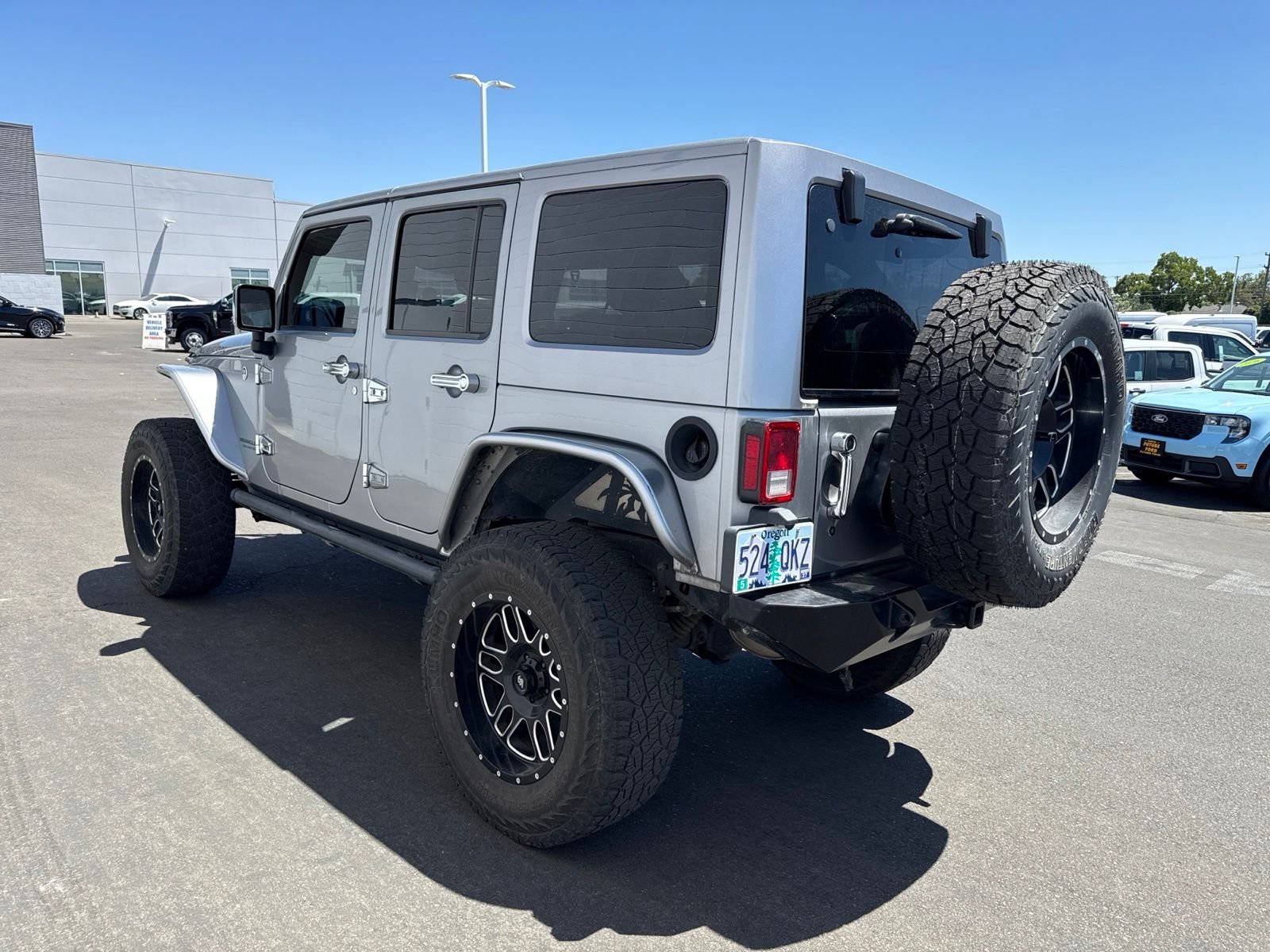 Used 2017 Silver Jeep Unlimited Rubicon image 6