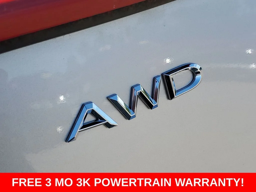 Used 2016 Silver Lincoln Select image 6