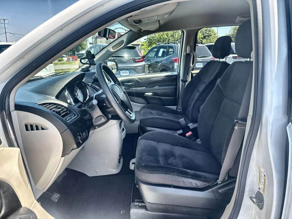 Used 2018 White Dodge SE image 11