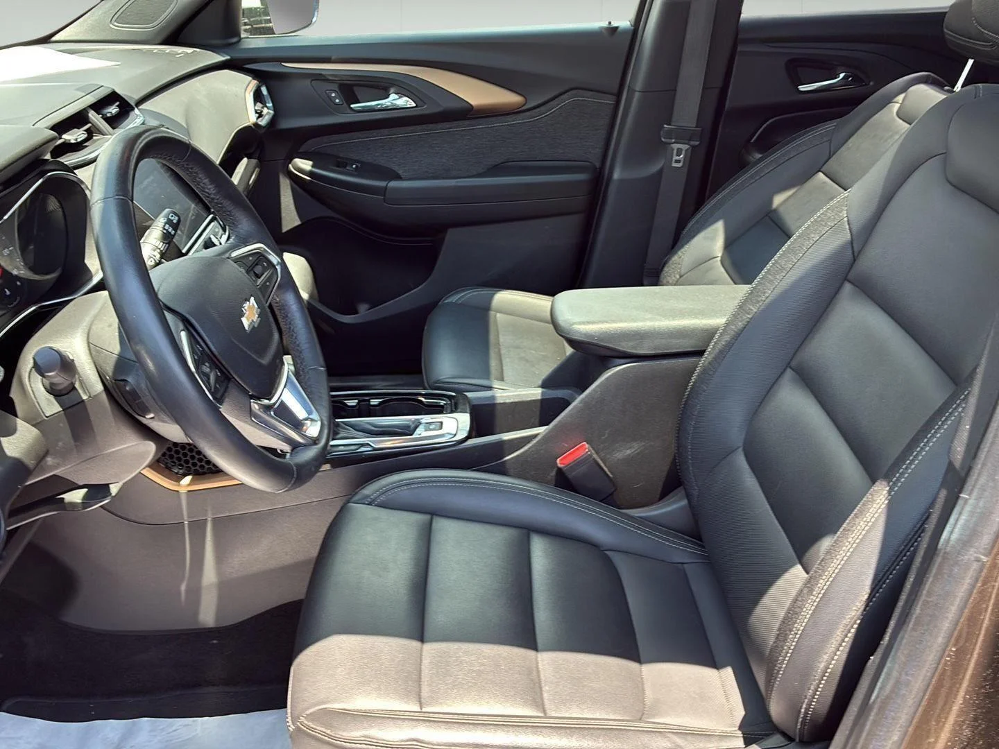 Used 2022 Zeus Bronze Metallic Chevrolet ACTIV image 12