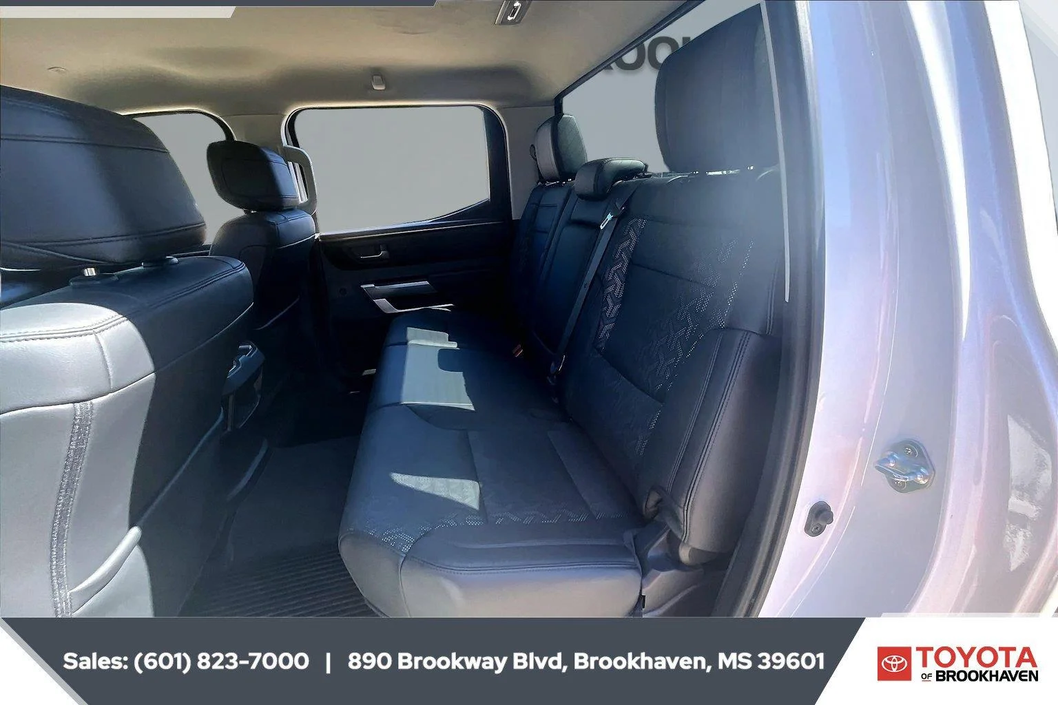 Used 2023 Ice Cap Toyota SR5 image 19