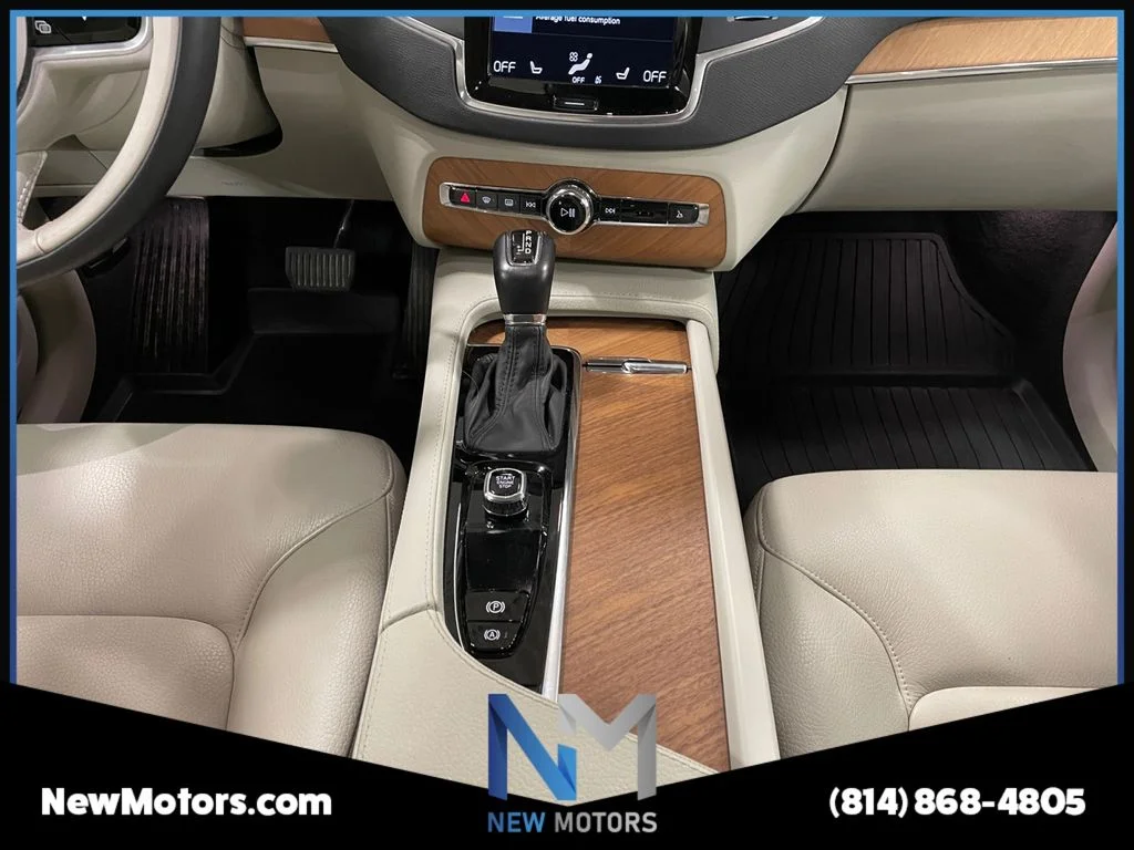 Used 2022 Denim Blue Metallic Volvo T6 Momentum image 11