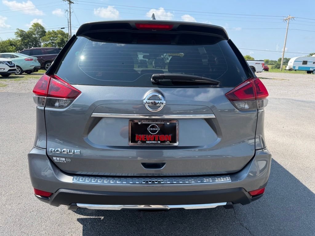 Used 2020 Gray Nissan S image 31